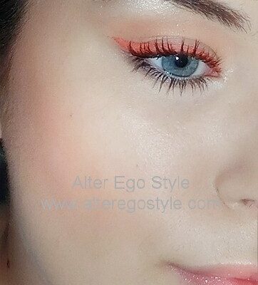 neon eyeliner