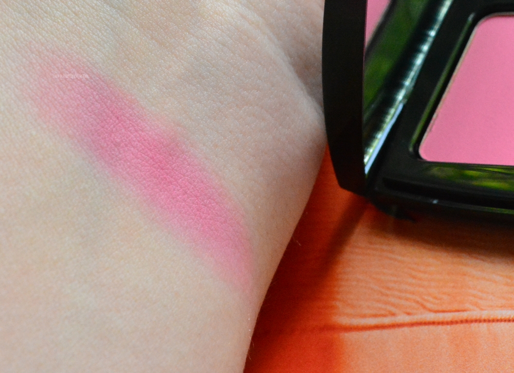 LANCOME ROSE PARADIS-BLUSH-SWATCH